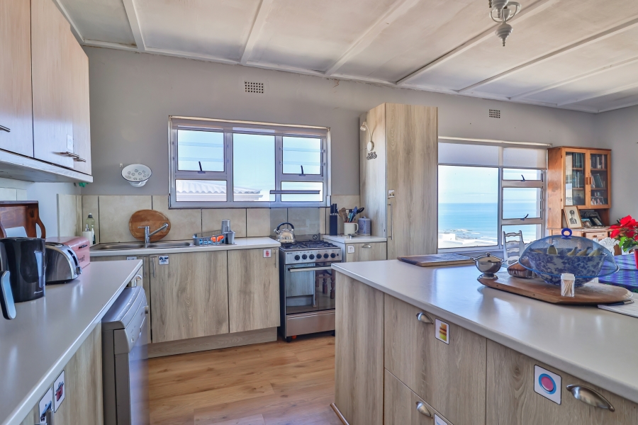 4 Bedroom Property for Sale in Yzerfontein Western Cape